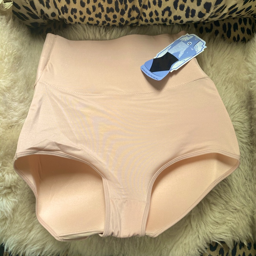 1X. Shape Briefs with Padded Booty.